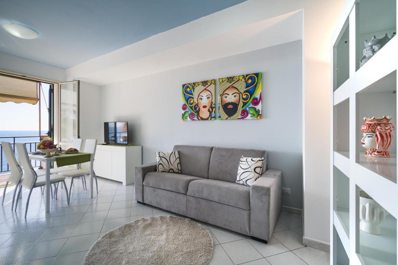 Apartament Loft Balcone Sul Mare Letojanni Zewnętrze zdjęcie