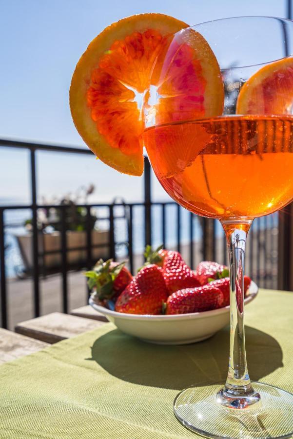 Apartament Loft Balcone Sul Mare Letojanni Zewnętrze zdjęcie